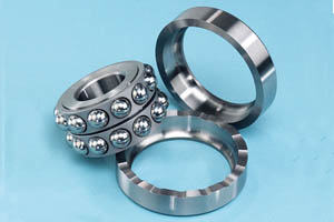 ROULEMENTS A BILLES DOUBLE RANGE, A BAGUE EXTRIEURE DIVISE